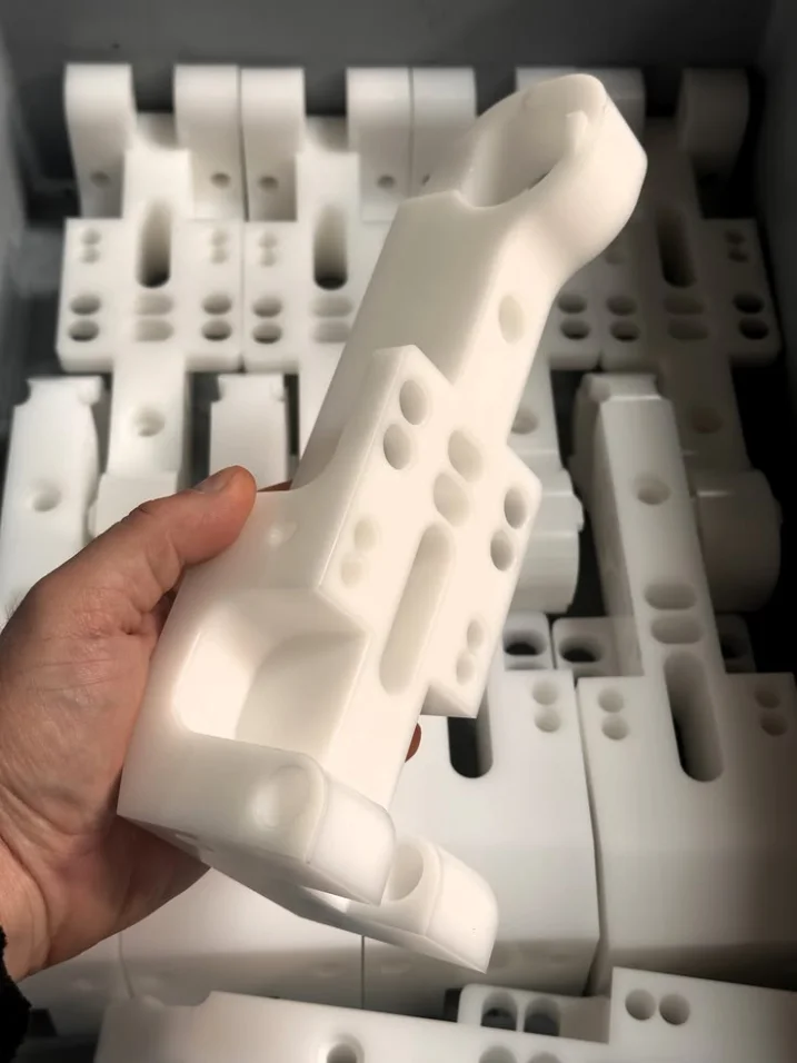Prototipo personalizado fabricado en España en resina técnica para validación de diseño